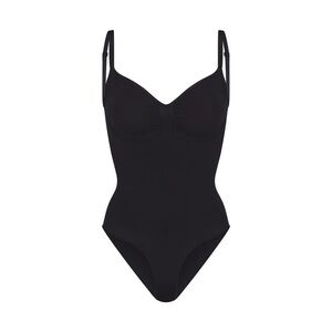 Skims 
SEAMLESS SCULPT
PETITE BRIEF
BODYSUIT | ONYX‎ - ONYX / LP, L